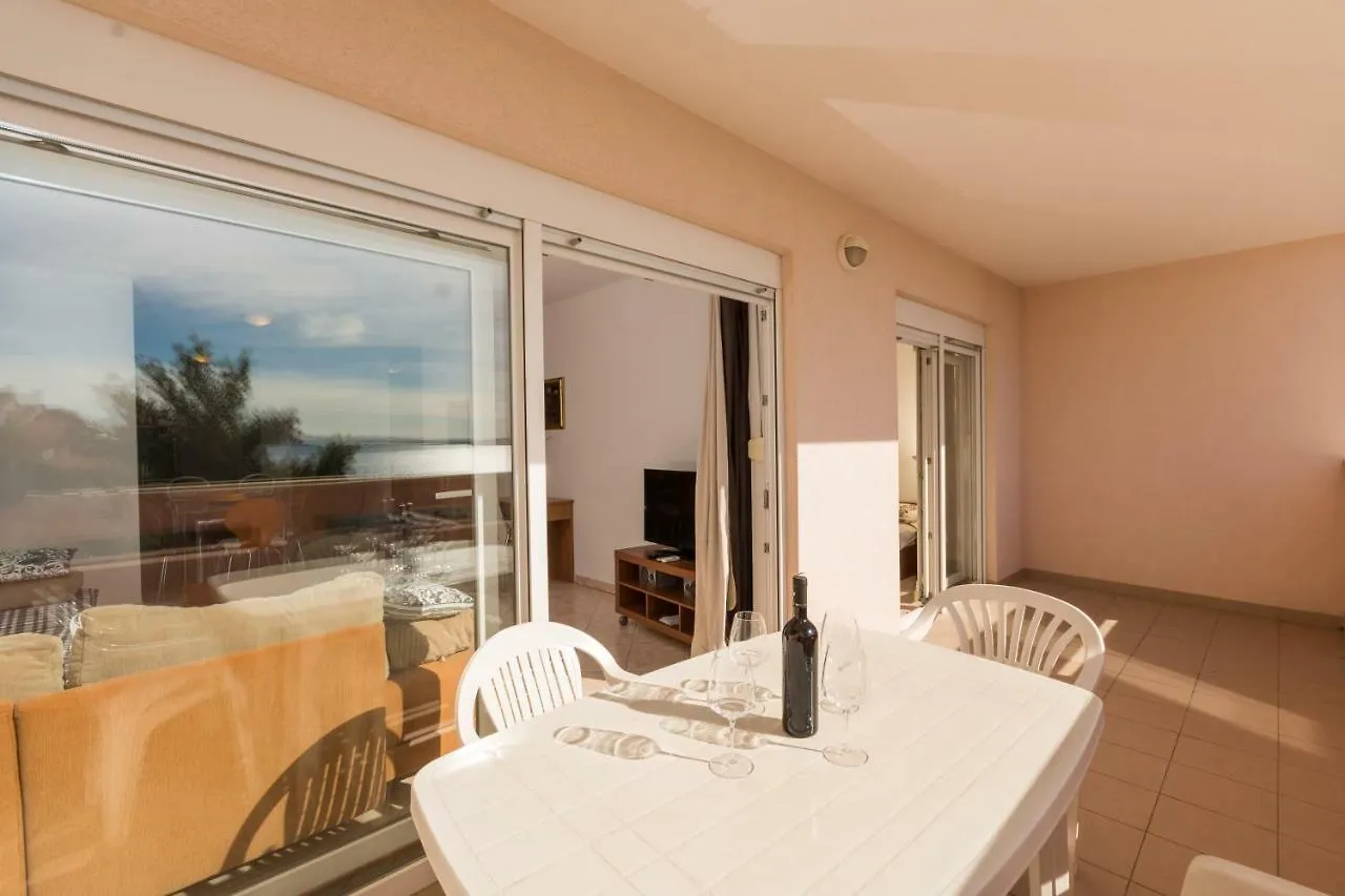 Apartment Nikic-Pavic Trogir 0*,  Croatia