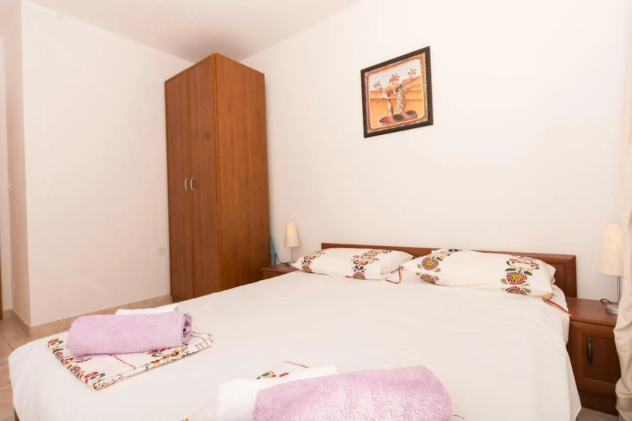 Apartment Nikic-Pavic Trogir